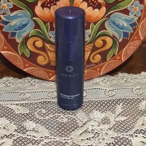 NEW Monat IRT Spray